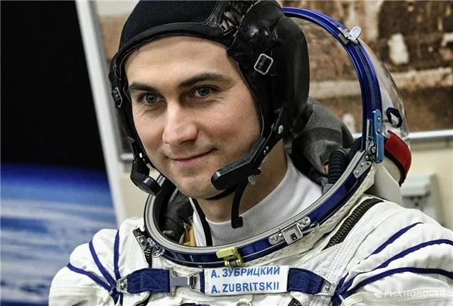 Астронавт Зубрицкий самостоятельно запретил себе подключать сим-карты с борта МКС