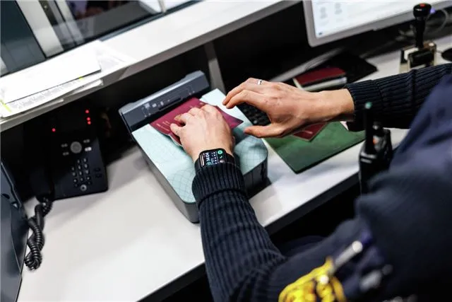 ЕС ужесточил правила выдачи многократных шенгенских виз россиянам