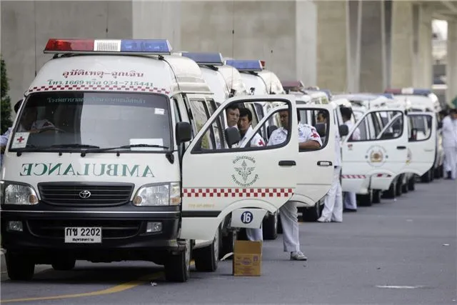 В Таиланде автобус с иностранными туристами попал в ДТП - несколько человек получили травмы