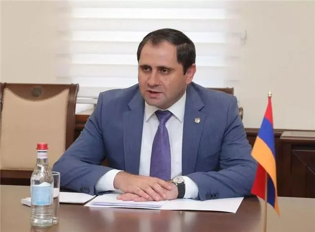 Папикян и шейх Аль-Мактум провели переговоры по укреплению оборонного партнерства