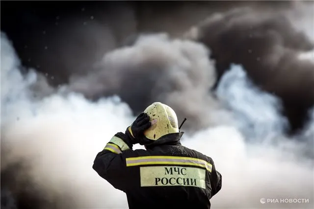 В Новороссийске ликвидировали возгорание на нефтебазе, вызванное падением фрагментов беспилотника