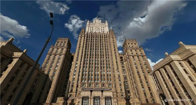 Захарова - Россия тщательно продумывает контрмеры на запрет шенгенских мультивиз