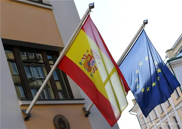 Временно приостановлен прием визовых заявок в Генконсульстве Испании в Москве