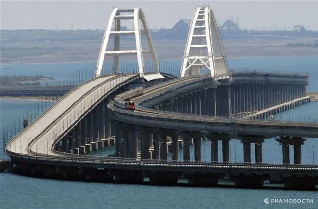 Двенадцать поездов "Таврия" отправляются с опозданием – важная информация для пассажиров!