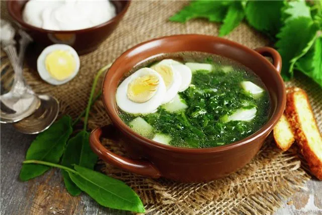 Секрет вкусного и нежного щавелевого супа, который тает во рту