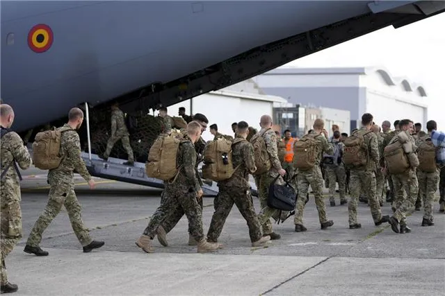 Эксперт Зольфранк предупреждает - до 800 тысяч военных могут переместить из ФРГ к российской границе