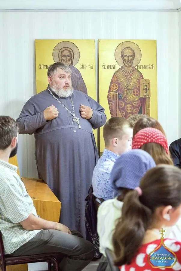 В ДНР во время атаки беспилотников погиб священник с супругой и семья прихожан