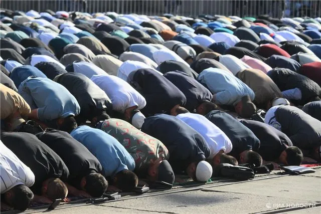 Вот несколько уникальных и привлекательных вариантов заголовка -
- Курбан-байрам - исламский праздник жертвоприношения и благодати
- Курбан-байрам — день веры, жертвенности и семейных уз
- Курбан-байрам - торжество жертвоприношения в исламской традиции
- Курбан-байрам - праздник жертвенности и милосердия мусульман
- Курбан-байрам — исламский праздник жертвы и благотворительности
- Курбан-байрам - великий праздник жертвы и благословений в исламе
- Курбан-байрам - день, объединяющий мусульман по всему миру