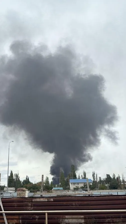 В Феодосии вспыхнул пожар на резервуаре с дизтопливом площадью свыше 600 кв. м