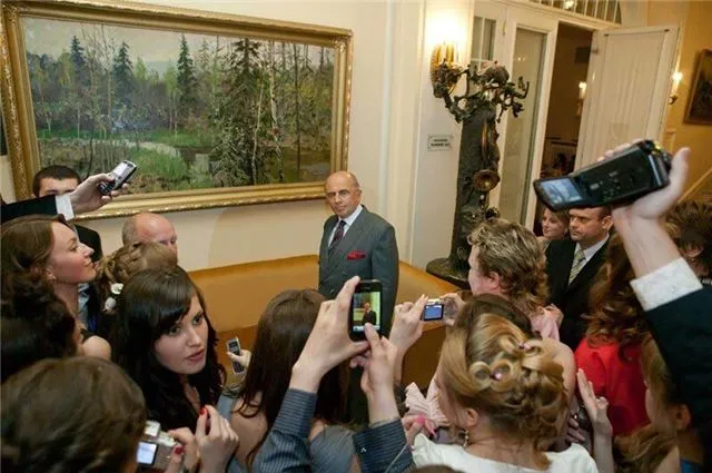 Запесоцкий рассказал, что приобретал товары Apple за счёт СПбГУП