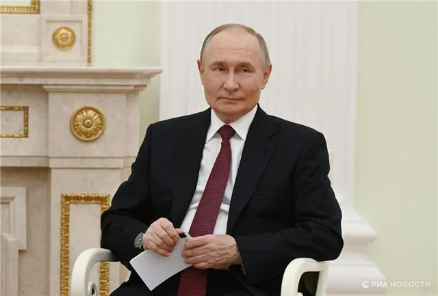 ФОМ - Четверть россиян высоко оценивают президентскую деятельность Путина — поддержка на уровне 80%